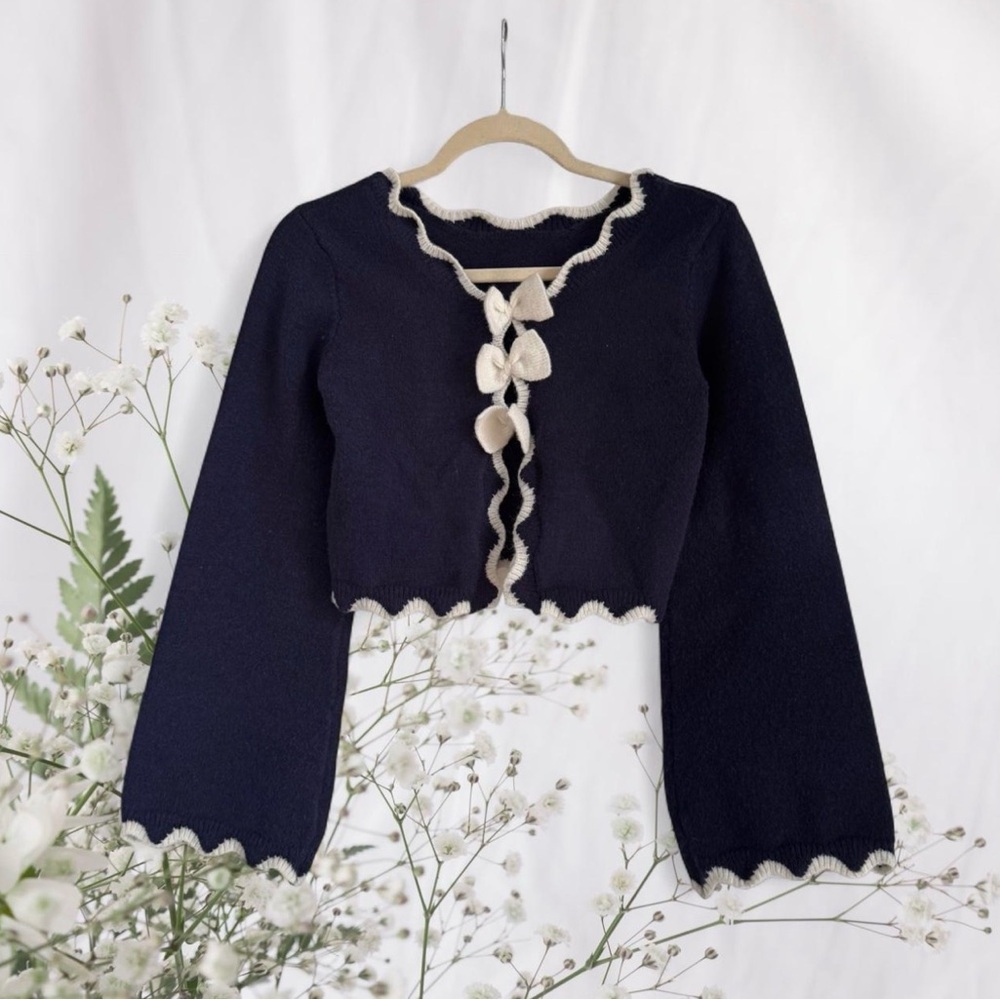 Commense Navy blue and white bow tie sweater